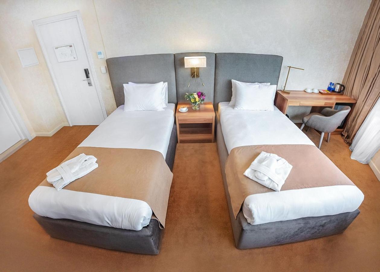 Meta Business Hotel By King David Tbilisi ภายนอก รูปภาพ